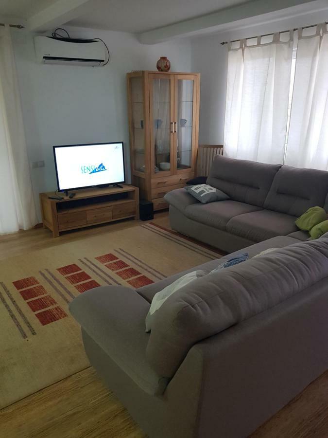 Casa Elis Piscina, Jacuzzy , Sauna, Ciubar Merei Екстериор снимка
