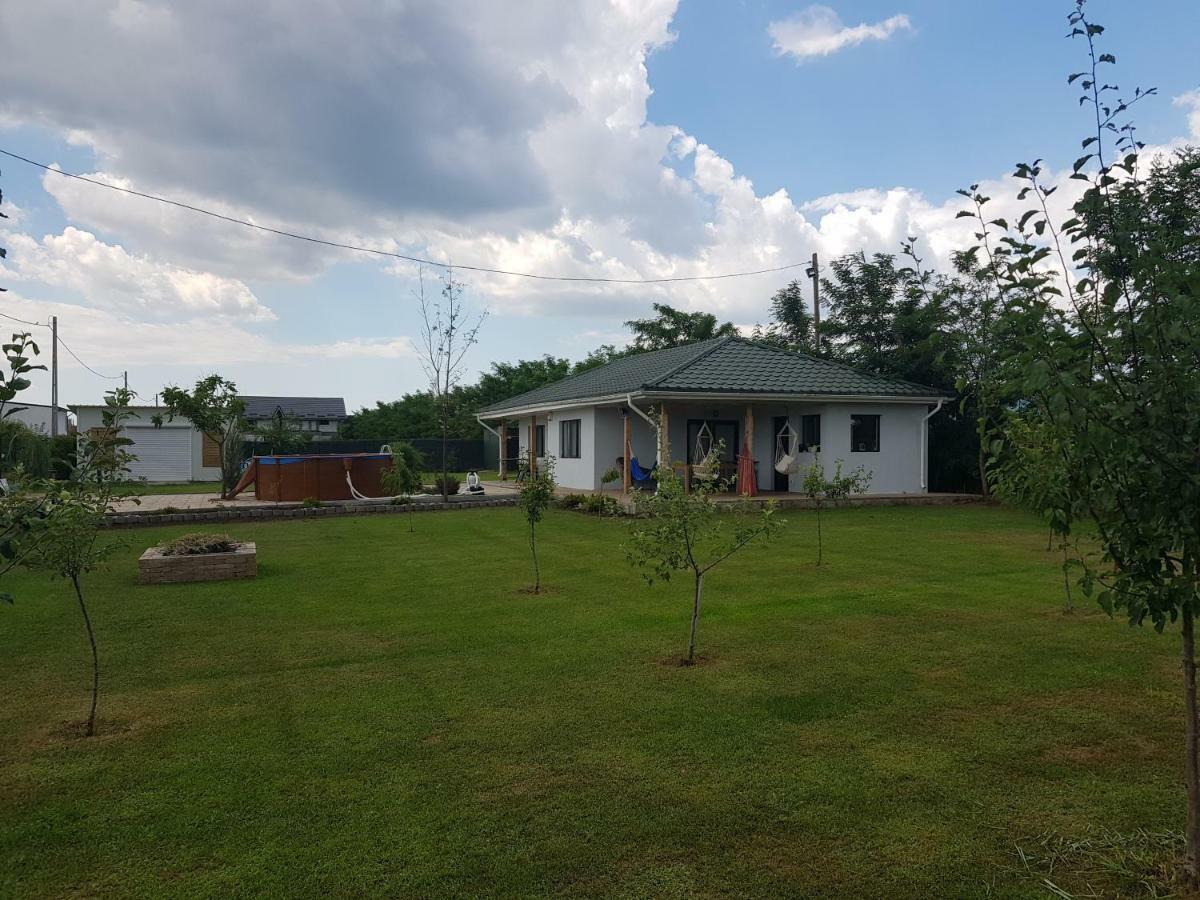 Casa Elis Piscina, Jacuzzy , Sauna, Ciubar Merei Екстериор снимка